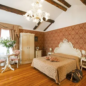 https://palazzo-guardi.hotelslidodijesolo.com