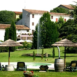 https://resort-la-mola.hotelinveneto.com