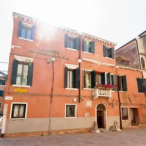 https://locanda-ca-san-marcuola.hotelslidodijesolo.com